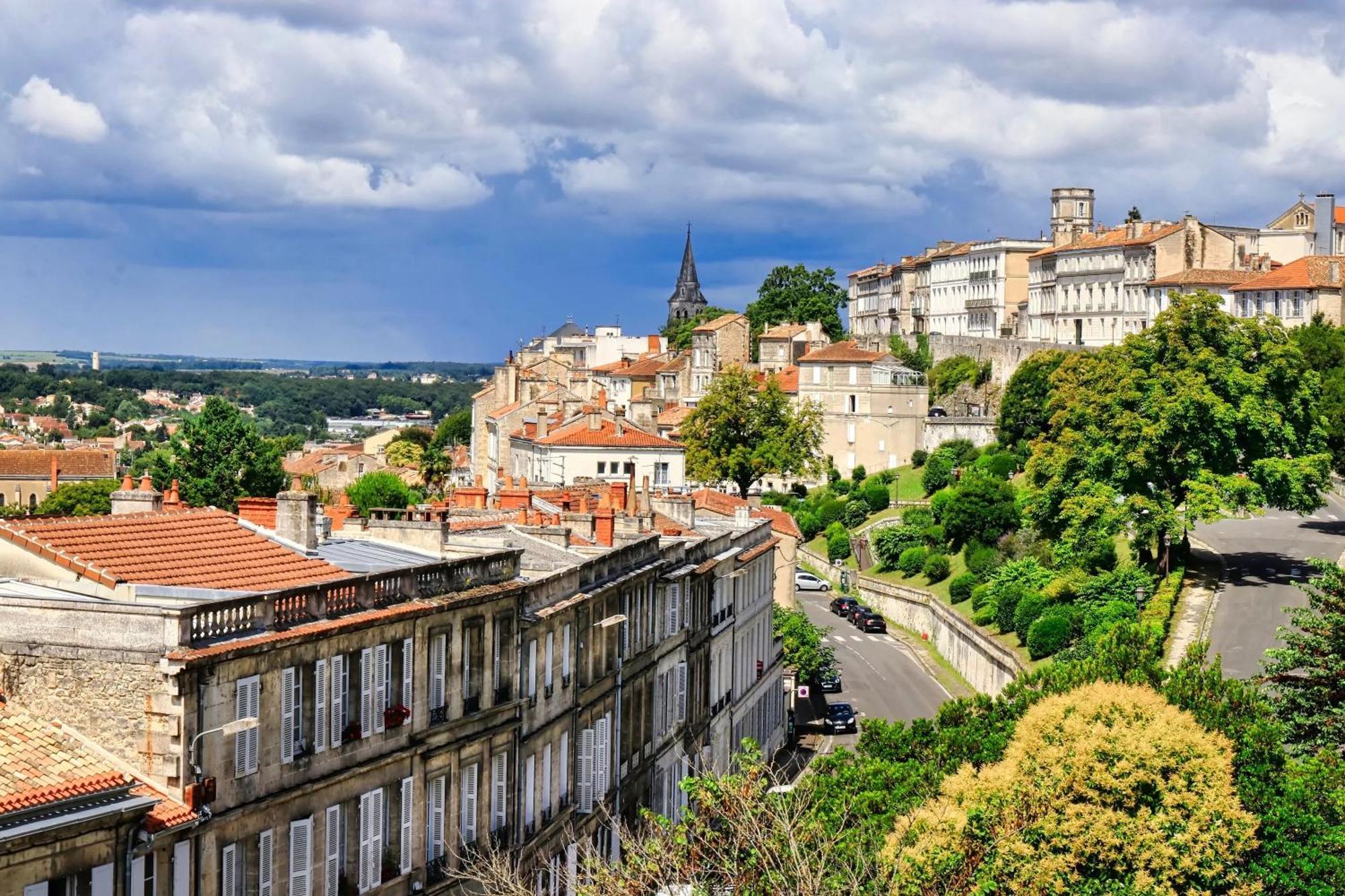 Le Bellevue - Spacieux Et Calme Ангулем Экстерьер фото